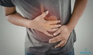 Ból brzucha i dyskomfort mogą być objawami infekcji Helicobacter pylori.
