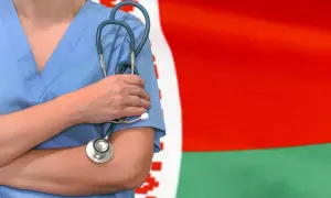 Czy opiekun medyczny może szczepić? Fakty, które musisz znać