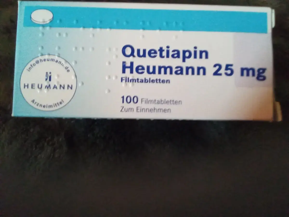 Opakowanie leku Quetiapin Heumann 25 mg, zawierające 100 tabletek.