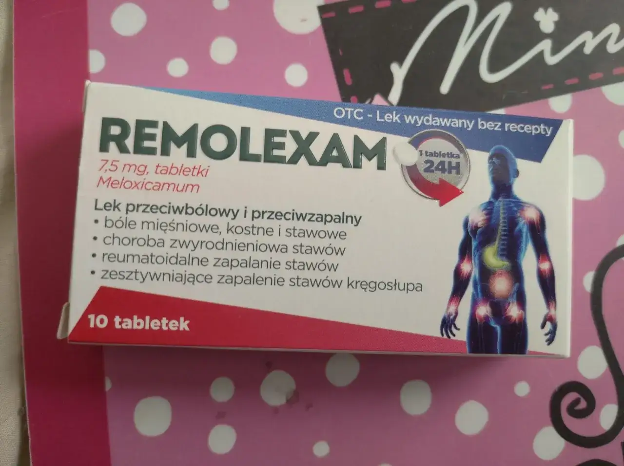 Opakowanie leku REMOLEXAM, 7,5 mg, z meloksykamem, na bóle stawów i mięśni. 10 tabletek.