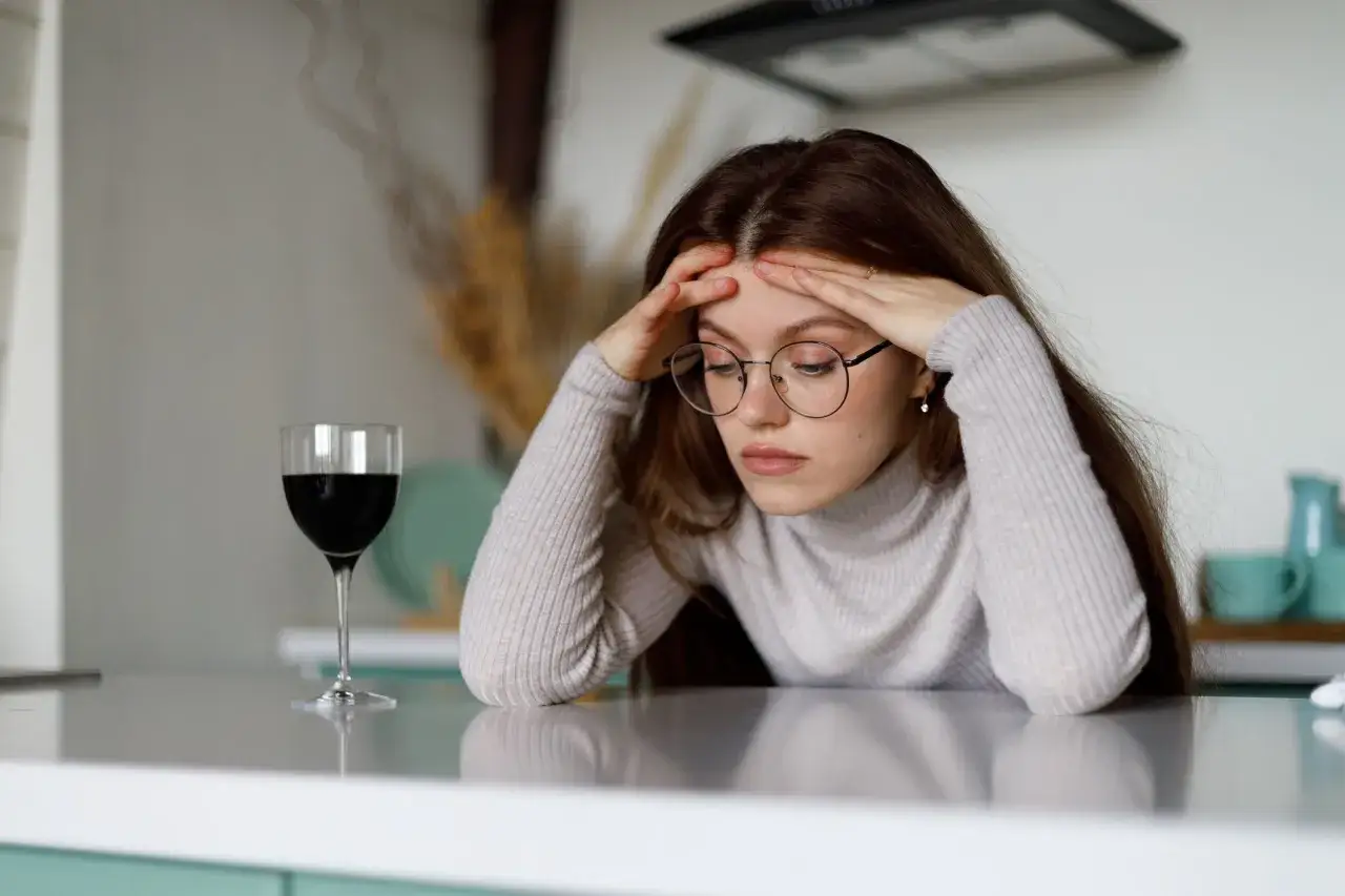 Zdjęcie Czy chory na Parkinsona może pić alkohol? Poznaj ryzyko i zalecenia
