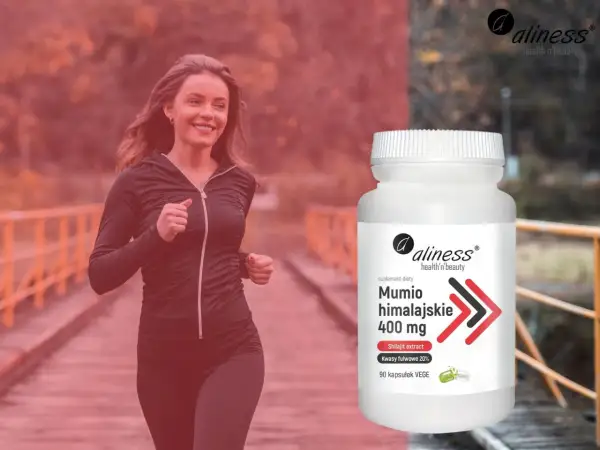 Kobieta w stroju sportowym biegnie, obok butelka suplementu diety Mumio himalajskie 400 mg.